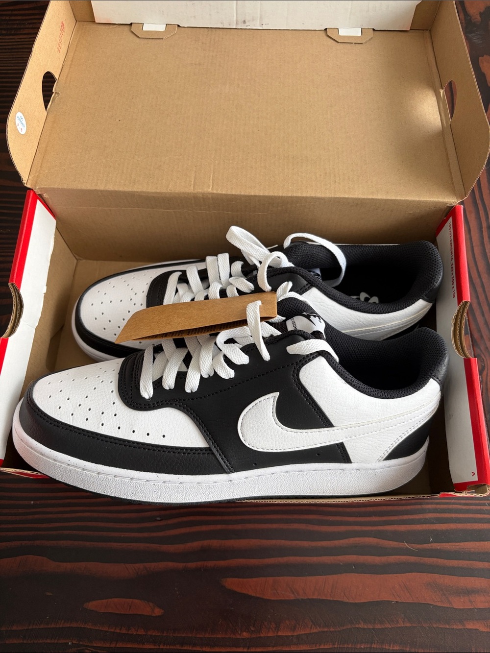 Nike Women's Black and White Low-Top Sneakers - Picture 6 of 8